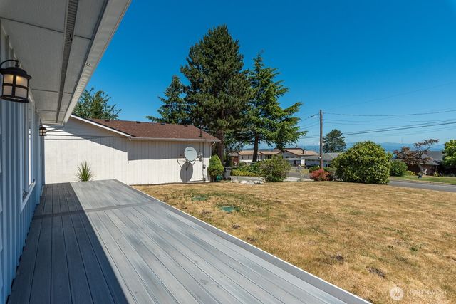 1524 Country Club Drive, Camano Island, WA 98282