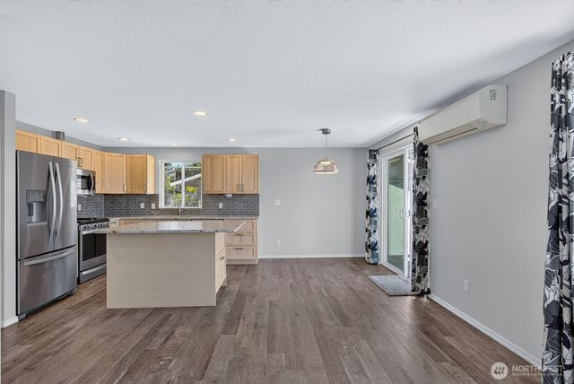 1524 Country Club Drive, Camano Island, WA 98282