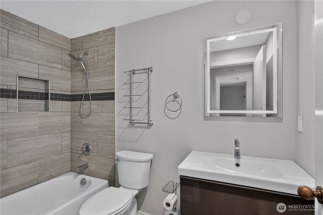 1524 Country Club Drive, Camano Island, WA 98282
