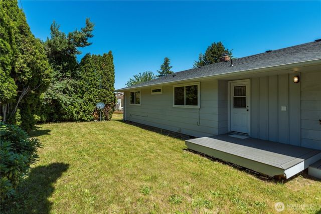 1524 Country Club Drive, Camano Island, WA 98282