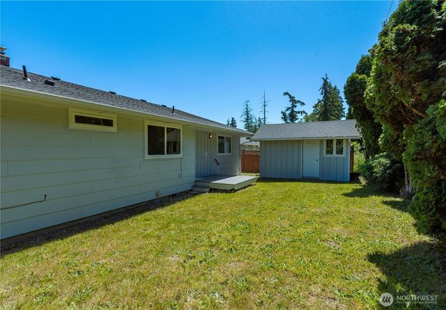 1524 Country Club Drive, Camano Island, WA 98282