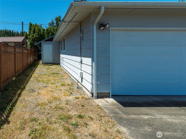 1524 Country Club Drive, Camano Island, WA 98282
