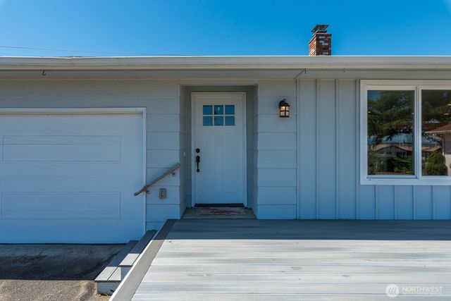 1524 Country Club Drive, Camano Island, WA 98282
