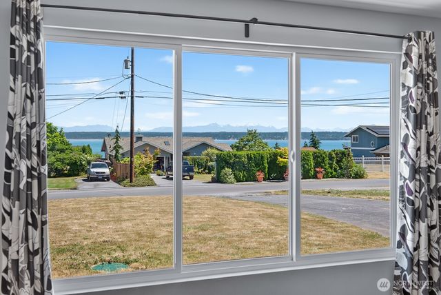 1524 Country Club Drive, Camano Island, WA 98282