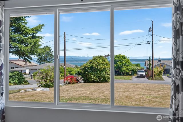 1524 Country Club Drive, Camano Island, WA 98282