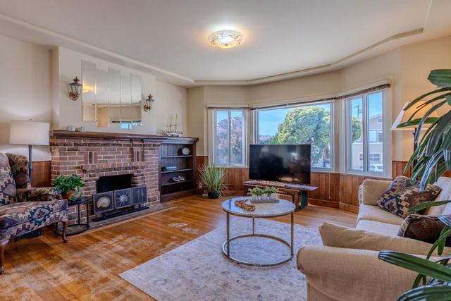 240 Santa Rosa Avenue, San Francisco, CA 94112