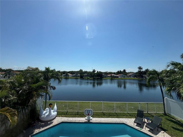 4943 SW 33rd Way, Hollywood, FL 33312