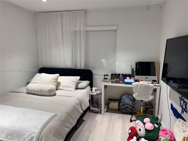 4943 SW 33rd Way, Hollywood, FL 33312