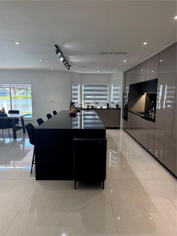 4943 SW 33rd Way, Hollywood, FL 33312