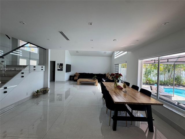 4943 SW 33rd Way, Hollywood, FL 33312