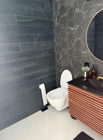 4943 SW 33rd Way, Hollywood, FL 33312