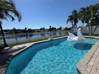 4943 SW 33rd Way, Hollywood, FL 33312