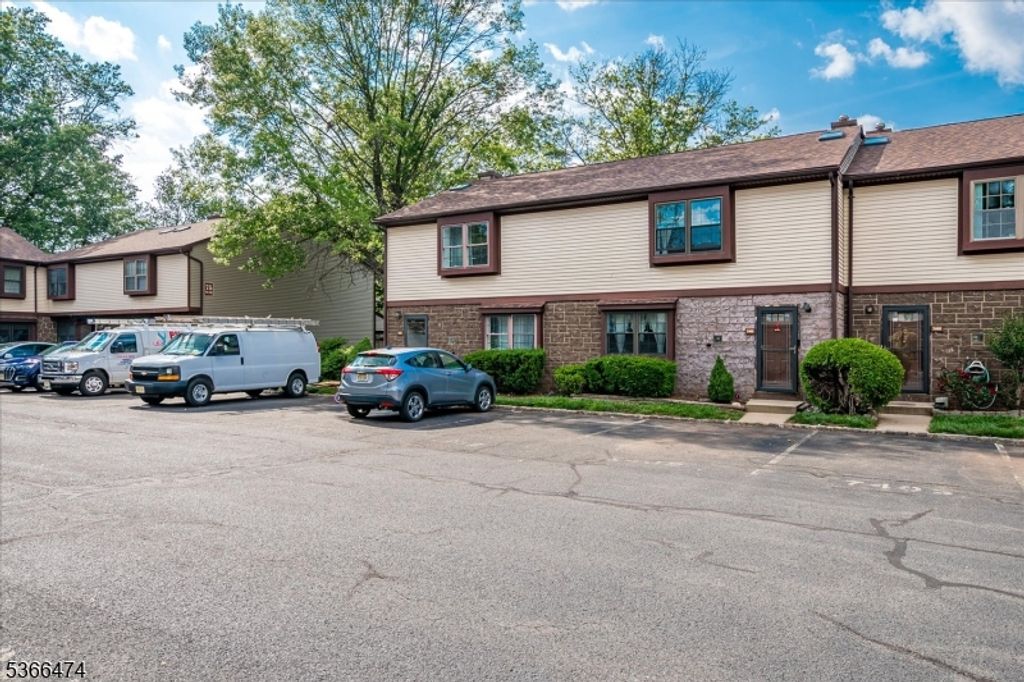 7402 Hana Rd, Edison Twp., NJ 08817