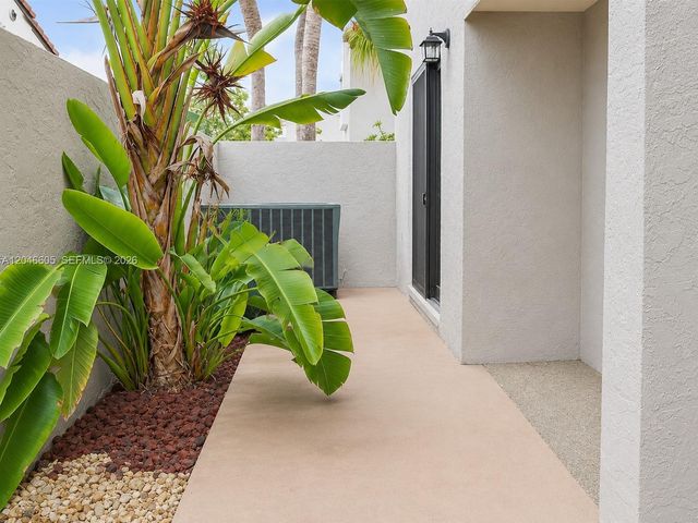 10425 SW 154th Ct 1, Miami, FL 33196