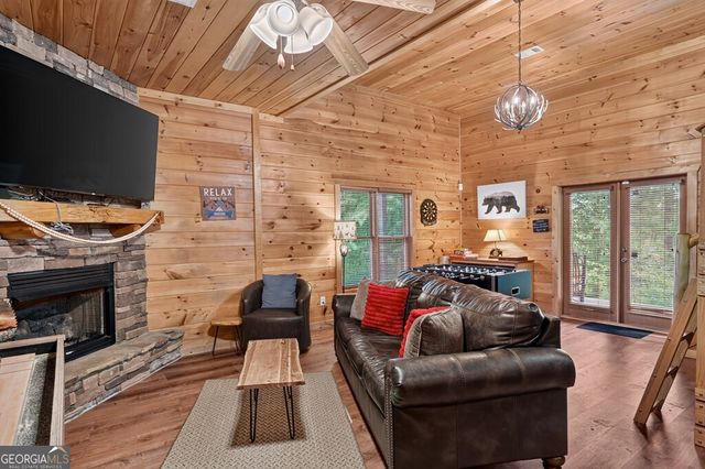 573 Weaver Creek Way, Blue Ridge, GA 30513
