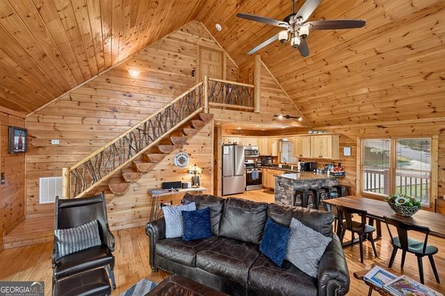 573 Weaver Creek Way, Blue Ridge, GA 30513