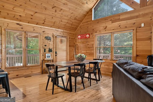 573 Weaver Creek Way, Blue Ridge, GA 30513