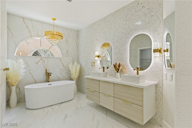 9669 Black Coyote Court, Las Vegas, NV 89139