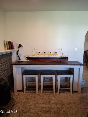 24 Juracka Parkway, Rotterdam, NY 12306