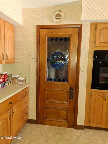 24 Juracka Parkway, Rotterdam, NY 12306