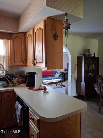 24 Juracka Parkway, Rotterdam, NY 12306