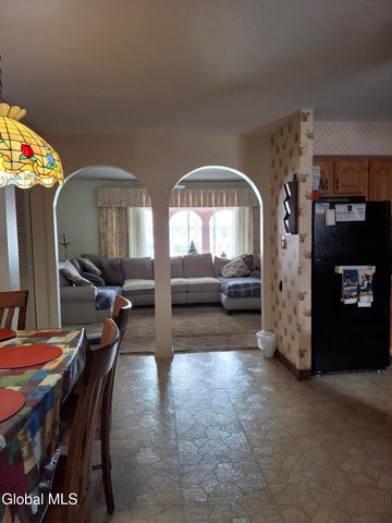 24 Juracka Parkway, Rotterdam, NY 12306