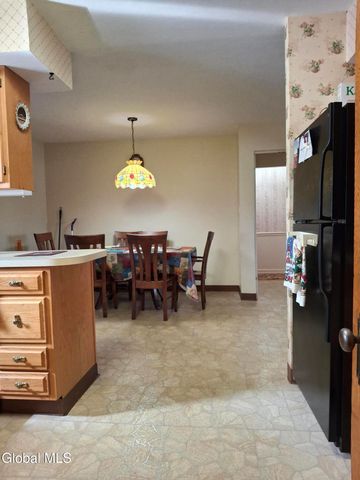 24 Juracka Parkway, Rotterdam, NY 12306