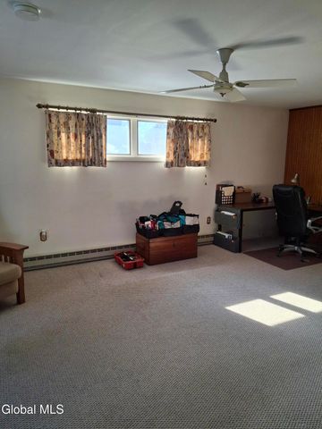 24 Juracka Parkway, Rotterdam, NY 12306