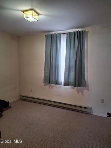 24 Juracka Parkway, Rotterdam, NY 12306