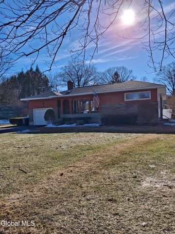 24 Juracka Parkway, Rotterdam, NY 12306