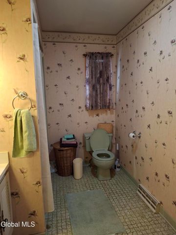 24 Juracka Parkway, Rotterdam, NY 12306