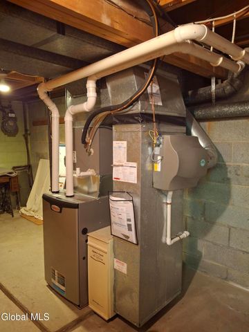 24 Juracka Parkway, Rotterdam, NY 12306