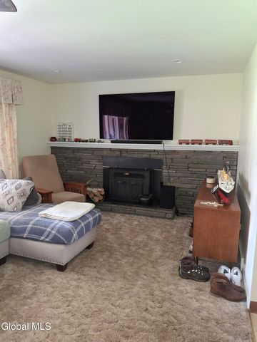 24 Juracka Parkway, Rotterdam, NY 12306