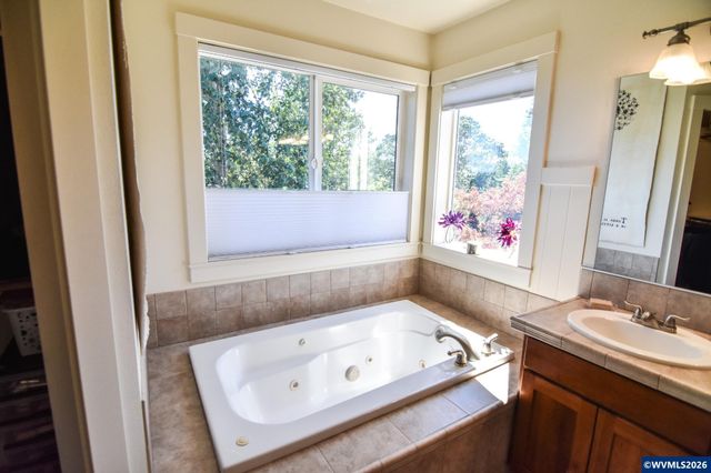 1664 Olympia Ct NW, Salem, OR 97304