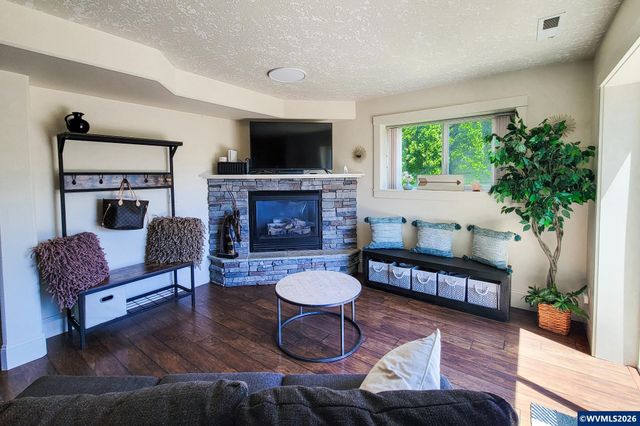 1664 Olympia Ct NW, Salem, OR 97304