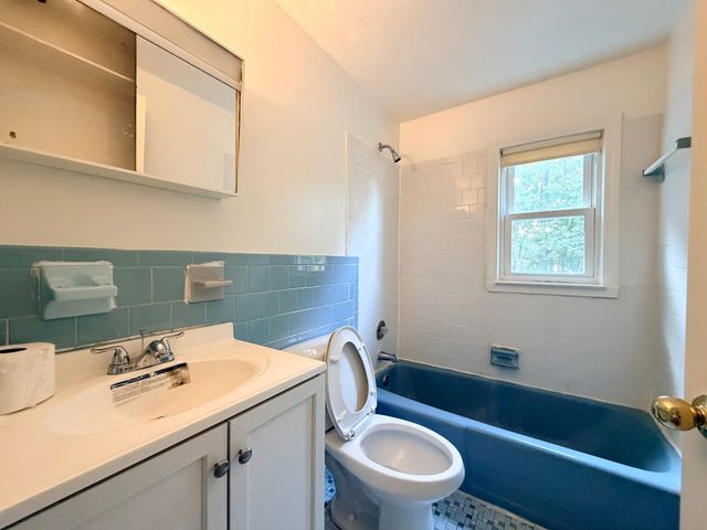 2 Filbert St 4, Quincy, MA 02169