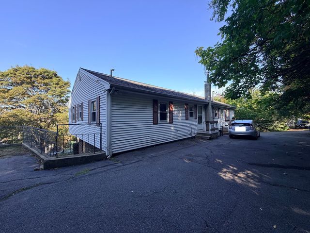 2 Filbert St 4, Quincy, MA 02169