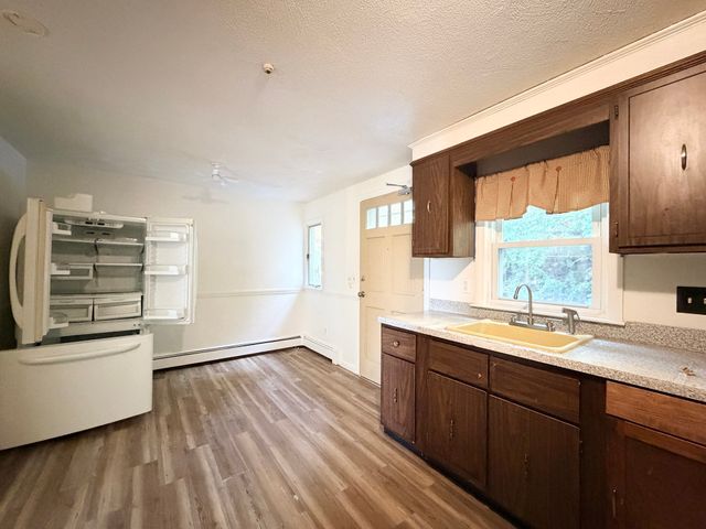 2 Filbert St 4, Quincy, MA 02169