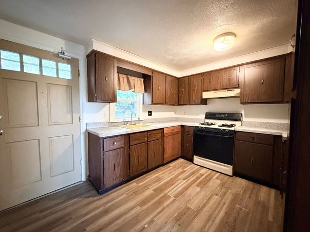 2 Filbert St 4, Quincy, MA 02169