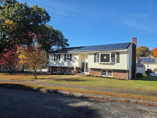 31 Towne Crest Drive, Stoneham, MA 02180