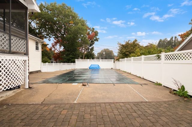 31 Towne Crest Drive, Stoneham, MA 02180