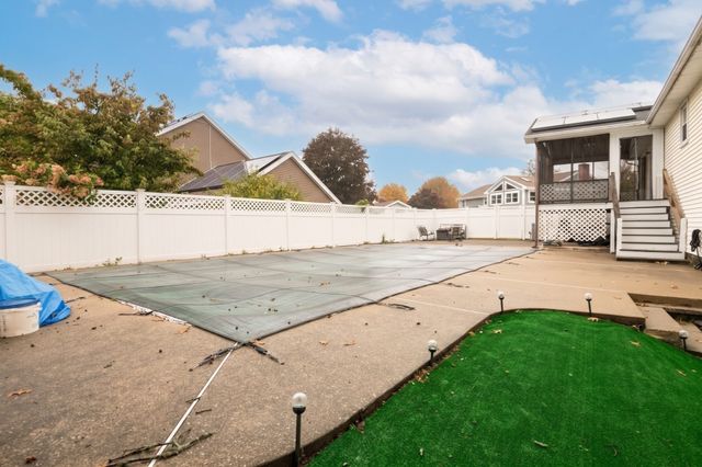 31 Towne Crest Drive, Stoneham, MA 02180