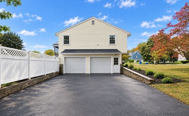 31 Towne Crest Drive, Stoneham, MA 02180