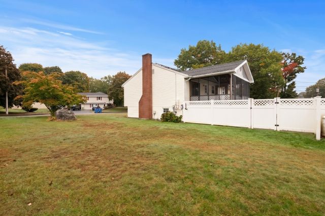 31 Towne Crest Drive, Stoneham, MA 02180