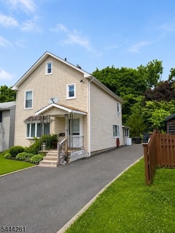 9 Chestnut St, Sussex Boro, NJ 07461