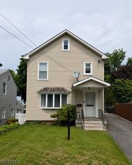 9 Chestnut St, Sussex Boro, NJ 07461