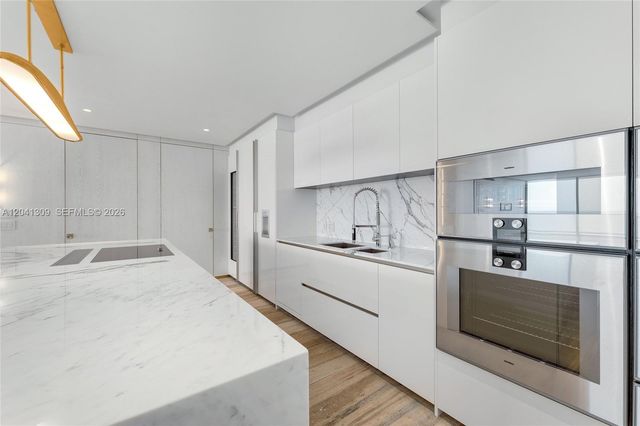10201 Collins Avenue 906, Bal Harbour, FL 33154