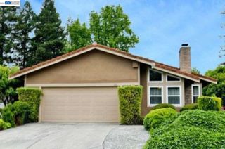 22 Jib Ct, Pleasant Hill, CA 94523