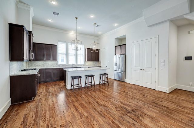 1110 Thompson Street, Houston, TX 77007