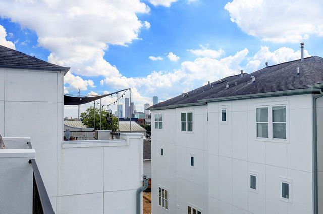 1110 Thompson Street, Houston, TX 77007